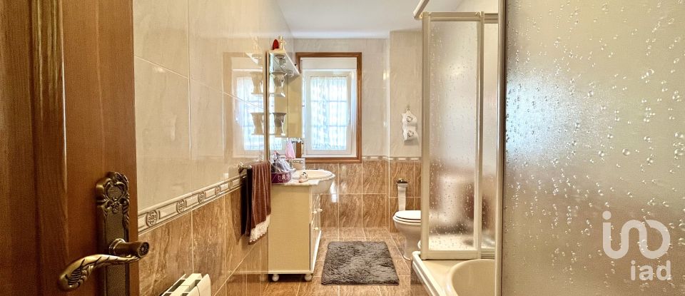 Chalet 5 habitaciones de 336 m² en Acea Da Ma (15174)