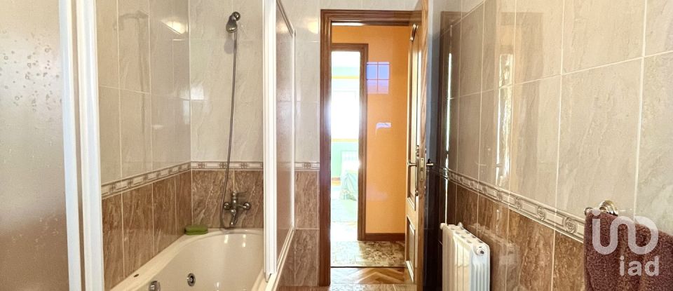 Chalet 5 habitaciones de 336 m² en Acea Da Ma (15174)