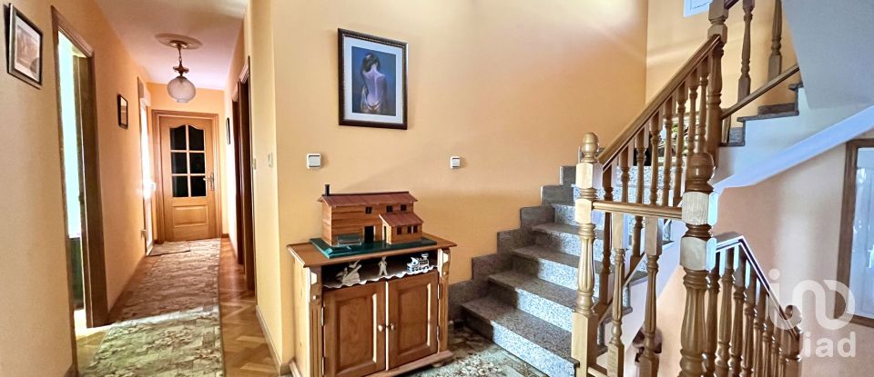 Chalet 5 habitaciones de 336 m² en Acea Da Ma (15174)