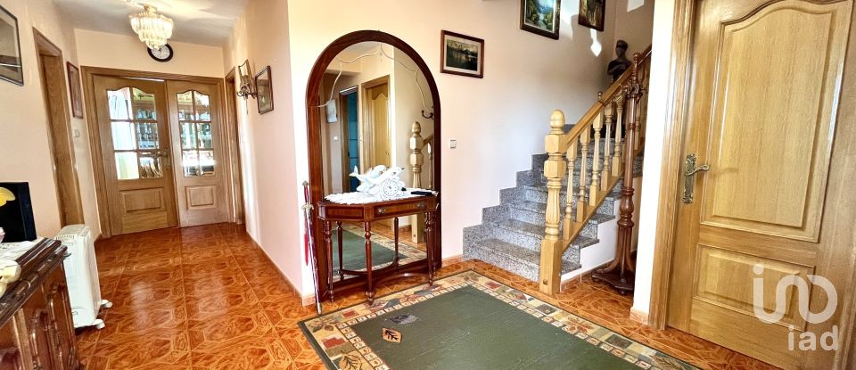 Chalet 5 habitaciones de 336 m² en Acea Da Ma (15174)