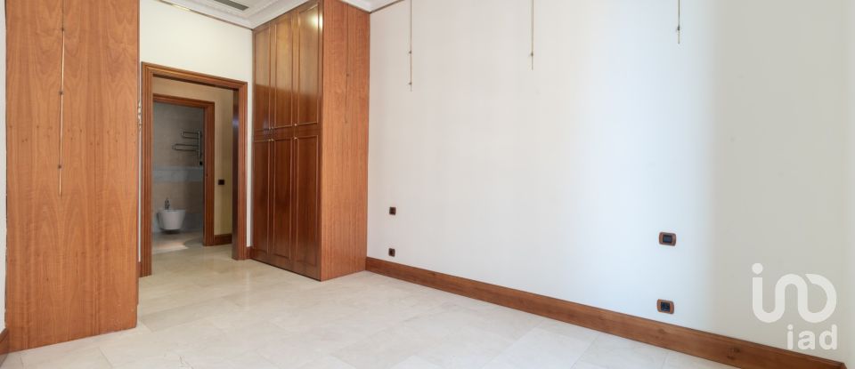 Pis 3 habitacions de 140 m² a Barcelona (08007)