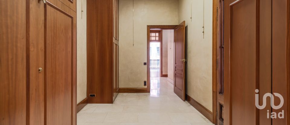 Pis 3 habitacions de 140 m² a Barcelona (08007)