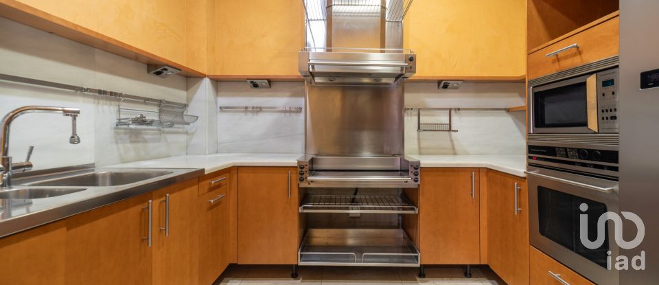 Pis 3 habitacions de 140 m² a Barcelona (08007)