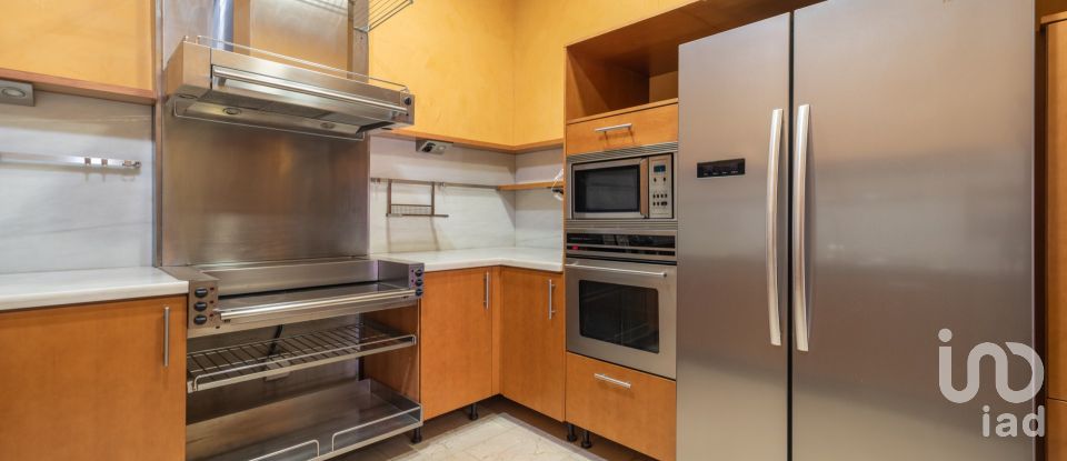 Pis 3 habitacions de 140 m² a Barcelona (08007)