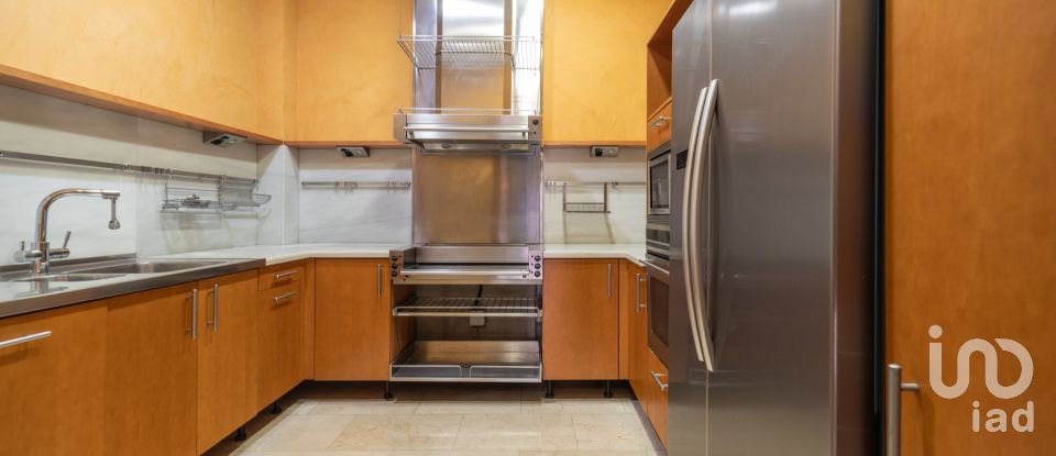 Pis 3 habitacions de 140 m² a Barcelona (08007)