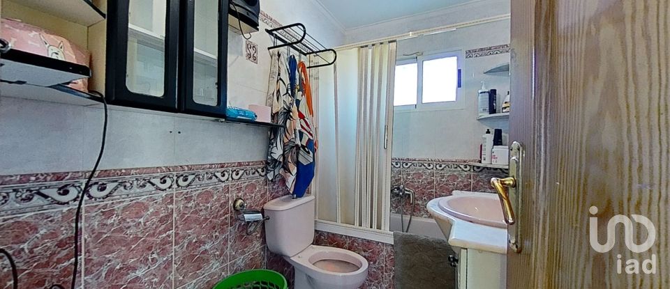 Chalet 4 habitaciones de 301 m² en Crevillent (03330)