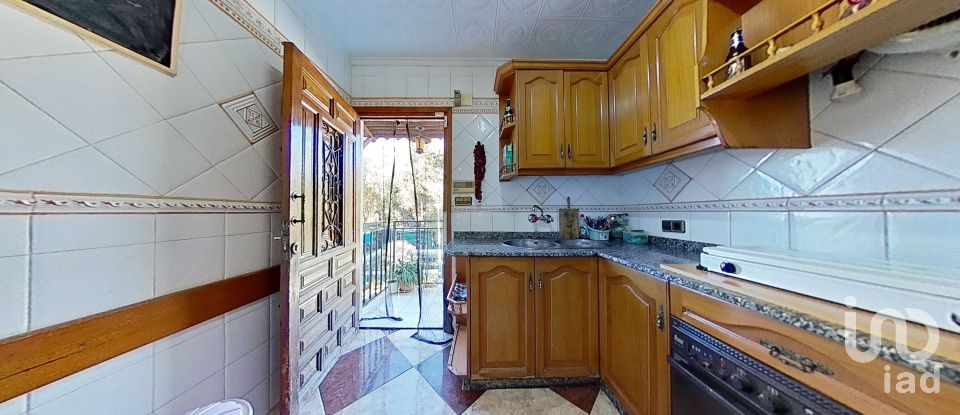 Chalet 4 habitaciones de 301 m² en Crevillent (03330)