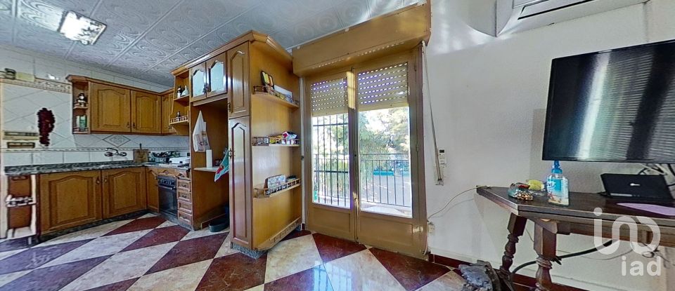 Chalet 4 habitaciones de 301 m² en Crevillent (03330)