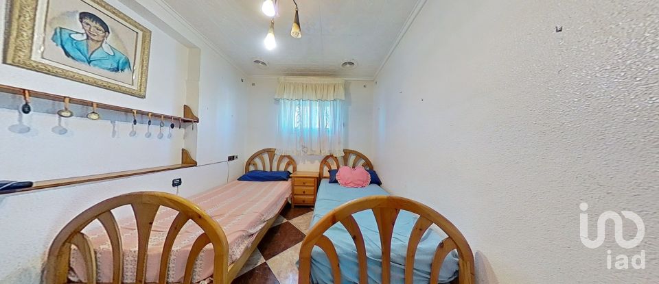 Chalet 4 habitaciones de 301 m² en Crevillent (03330)