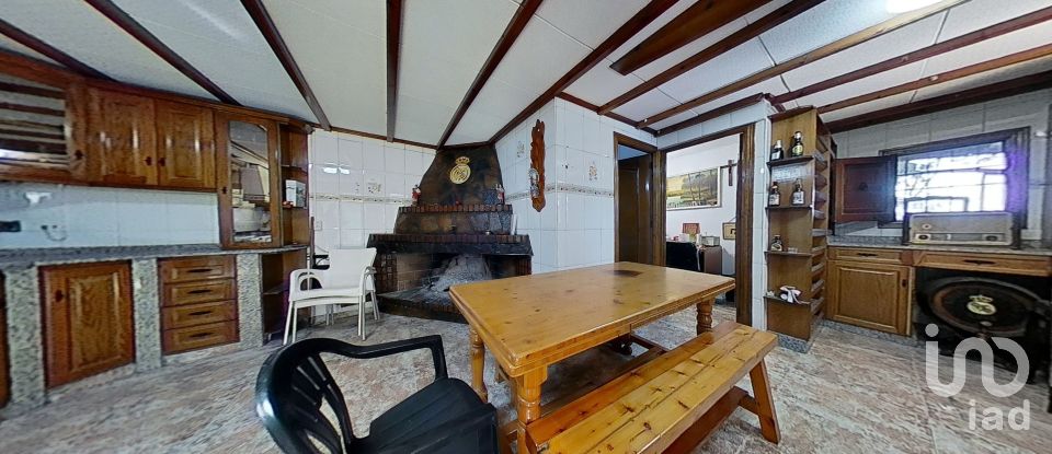 Chalet 4 habitaciones de 301 m² en Crevillent (03330)