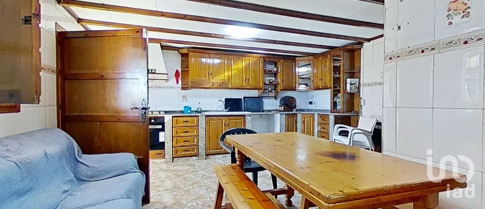 Chalet 4 habitaciones de 301 m² en Crevillent (03330)