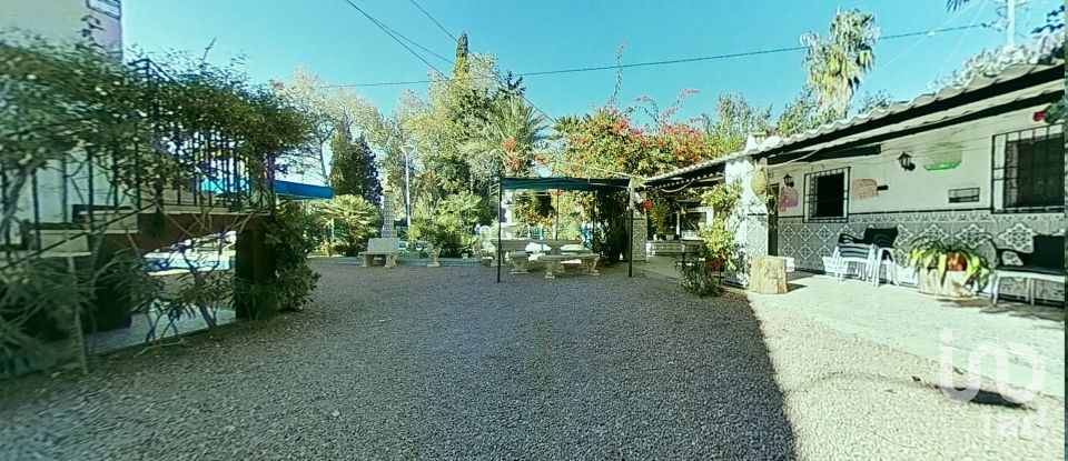 Chalet 4 habitaciones de 301 m² en Crevillent (03330)