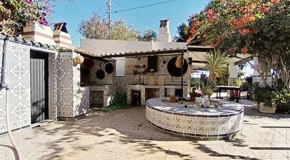 Cottage 4 bedrooms of 301 m² in Crevillent (03330)