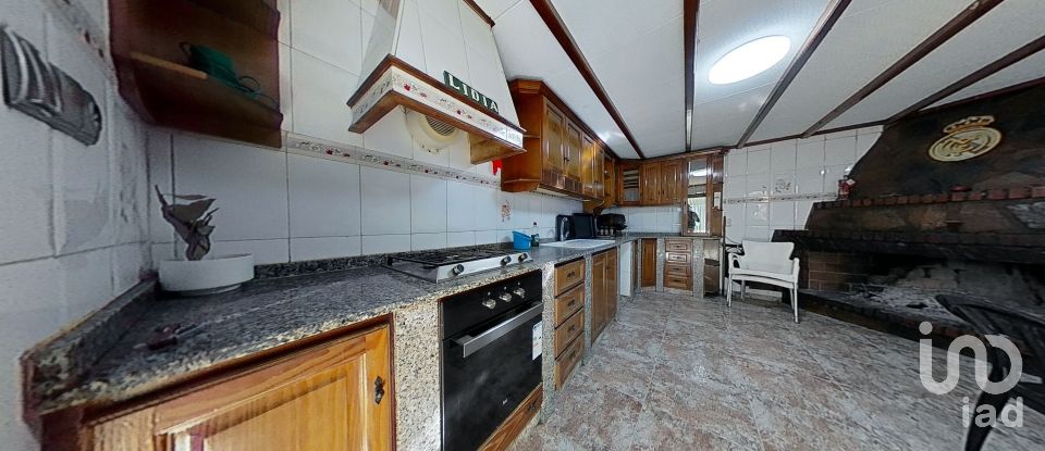 Chalet 4 habitaciones de 301 m² en Crevillent (03330)