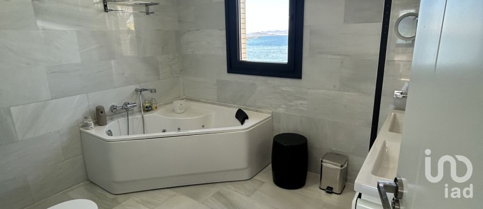 Cottage 3 bedrooms of 269 m² in La Manga del Mar Menor (30380)