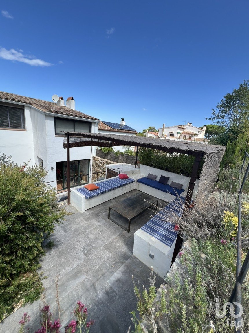 Casa de poble 4 habitacions de 227 m² a Begur (17255)