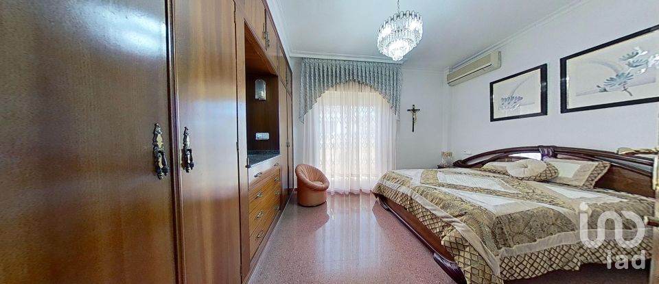 Chalet 5 habitaciones de 235 m² en Camino Viejo de Callosa (03317)