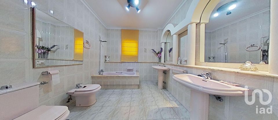 Chalet 5 habitaciones de 235 m² en Camino Viejo de Callosa (03317)