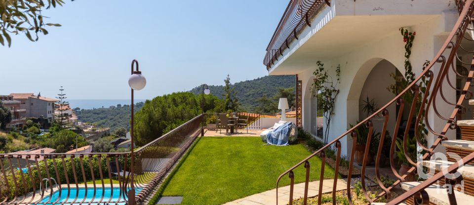 House 4 bedrooms of 299 m² in Alella (08328)