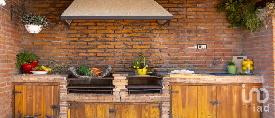 House 4 bedrooms of 299 m² in Alella (08328)