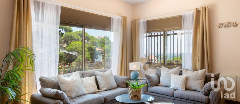 House 4 bedrooms of 299 m² in Alella (08328)