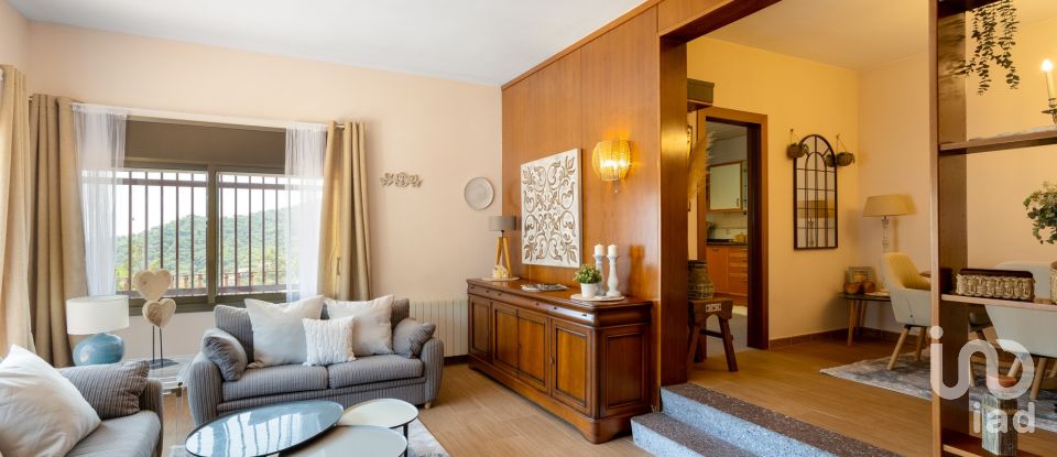 House 4 bedrooms of 299 m² in Alella (08328)