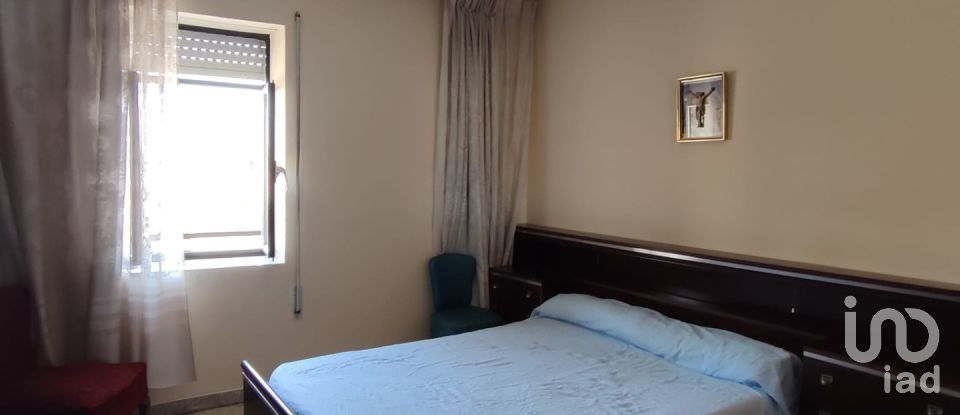 Village house 7 bedrooms of 370 m² in Nistal (24395)