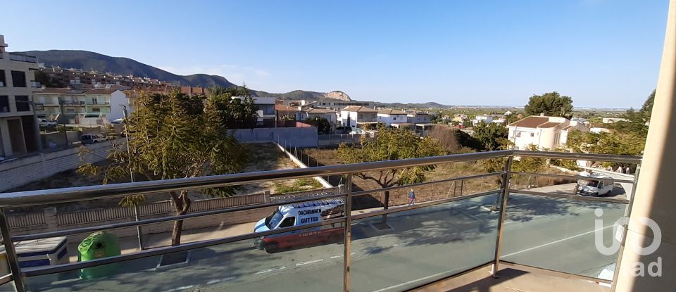 Piso 3 habitaciones de 110 m² en Pego (03780)