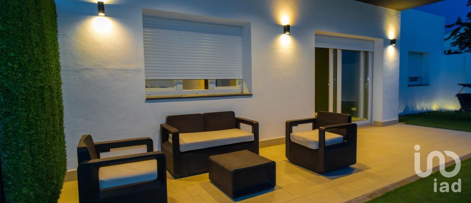 Casa 2 habitaciones de 174 m² en Mollina (29532)