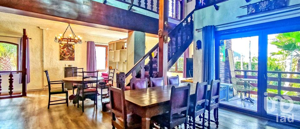 Casa 5 habitaciones de 505 m² en Petrer (03610)