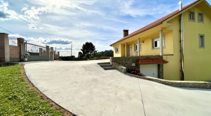 House 5 bedrooms of 243 m² in Coirós (15316)