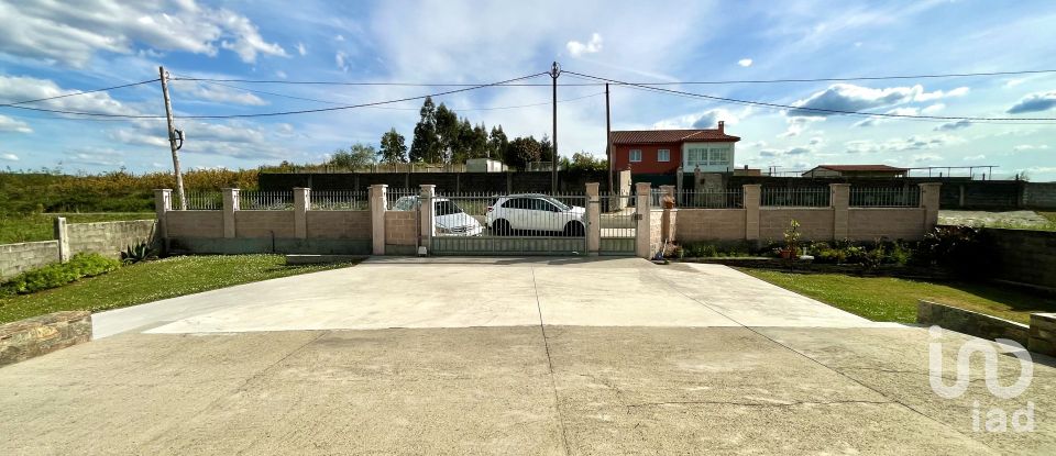 House 5 bedrooms of 243 m² in Coirós (15316)