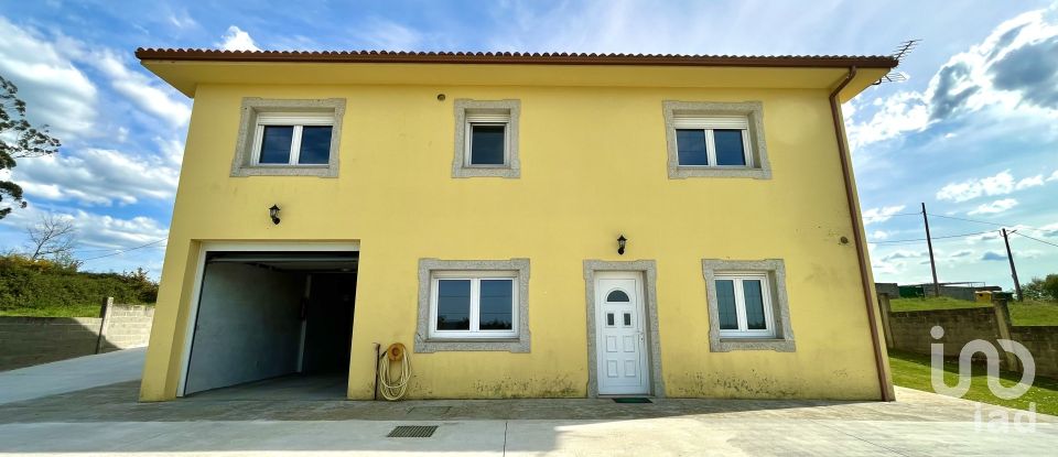 House 5 bedrooms of 243 m² in Coirós (15316)