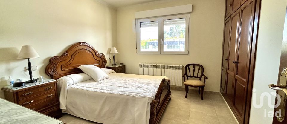 House 5 bedrooms of 243 m² in Coirós (15316)