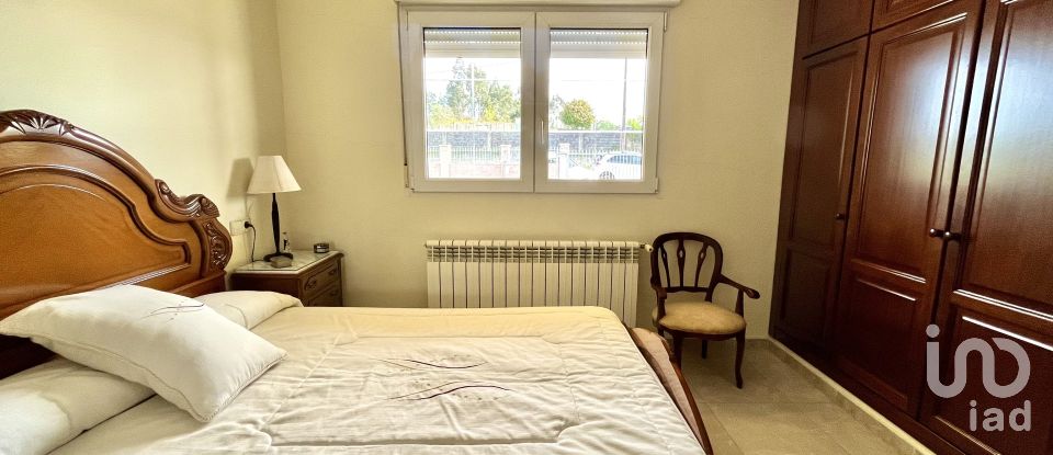 House 5 bedrooms of 243 m² in Coirós (15316)