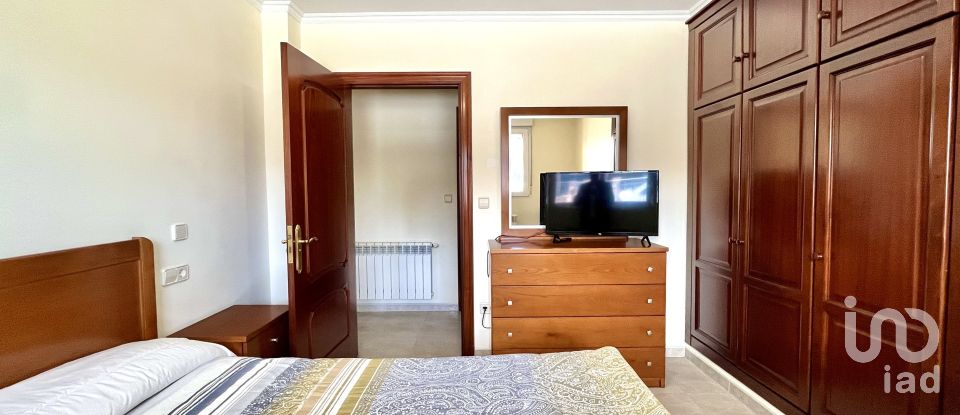 House 5 bedrooms of 243 m² in Coirós (15316)