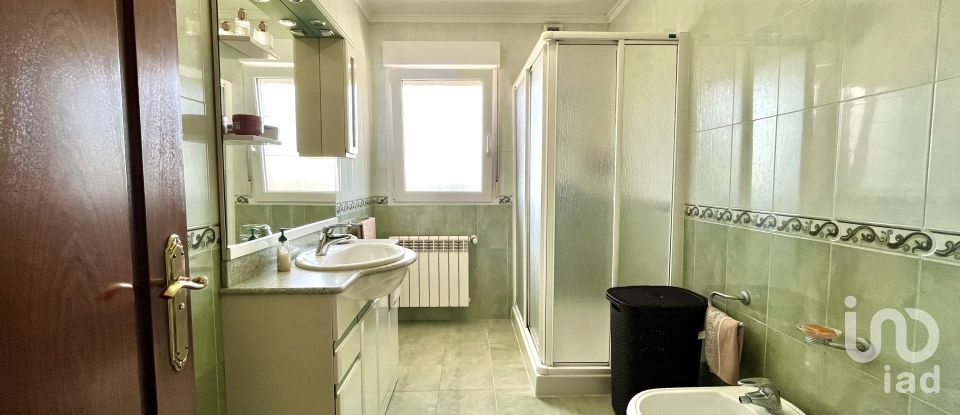 House 5 bedrooms of 243 m² in Coirós (15316)