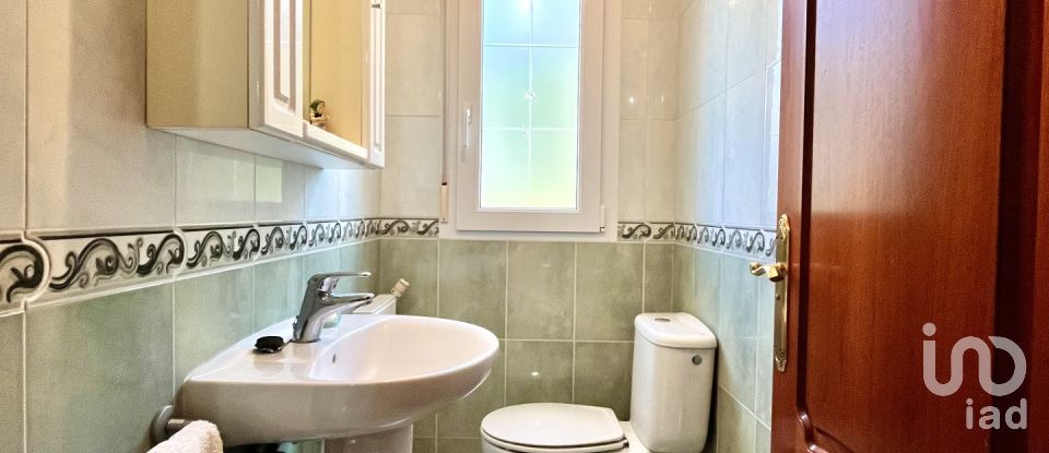 House 5 bedrooms of 243 m² in Coirós (15316)