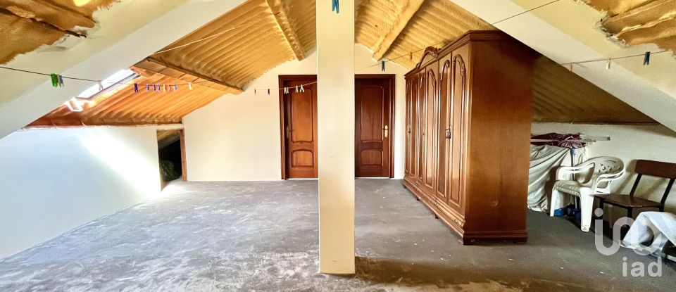 House 5 bedrooms of 243 m² in Coirós (15316)