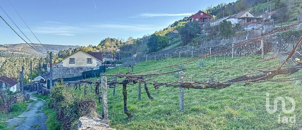 Terreno urbano de 1.296 m² en Xustans (36827)