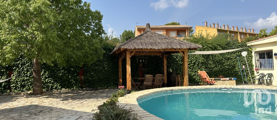 Casa 5 habitaciones de 224 m² en Siete Aguas (46392)