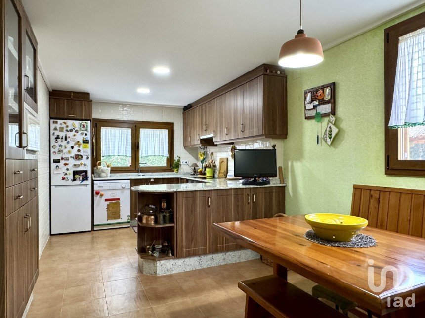 Casa 5 habitaciones de 224 m² en Siete Aguas (46392)