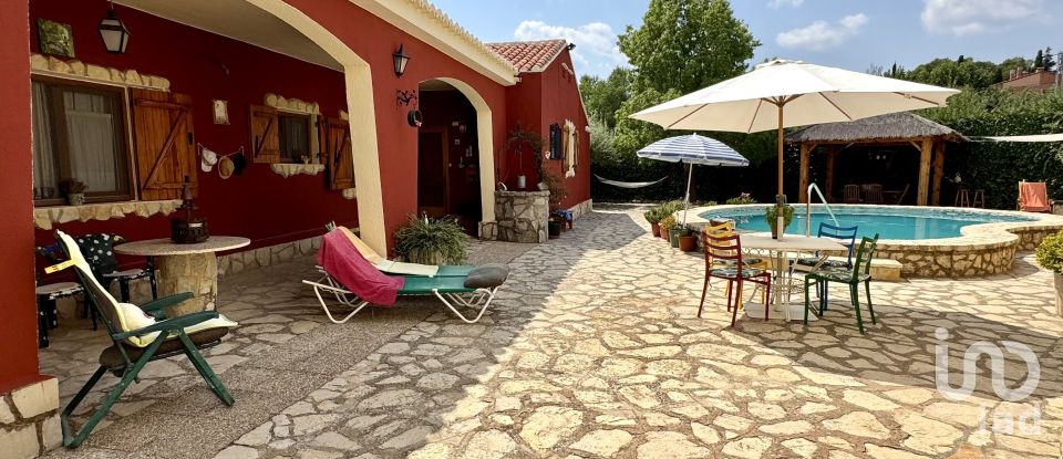 Casa 5 habitaciones de 224 m² en Siete Aguas (46392)