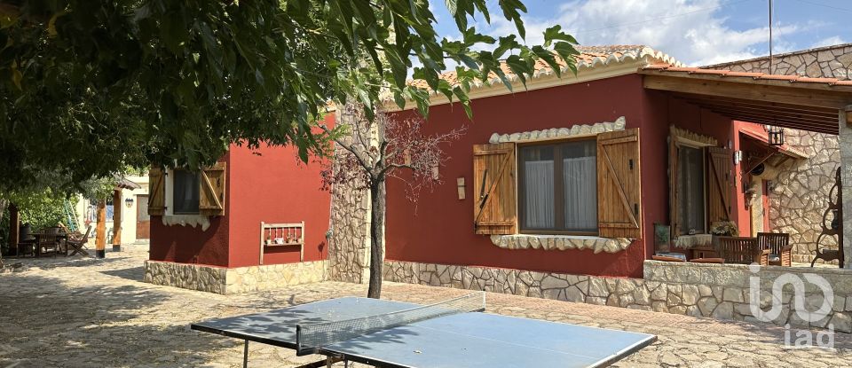 Casa 5 habitaciones de 224 m² en Siete Aguas (46392)