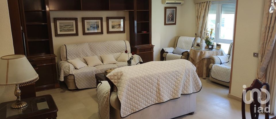 Pis 3 habitacions de 110 m² a Torrevieja (03181)