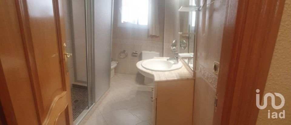 Piso 3 habitaciones de 110 m² en Torrevieja (03181)