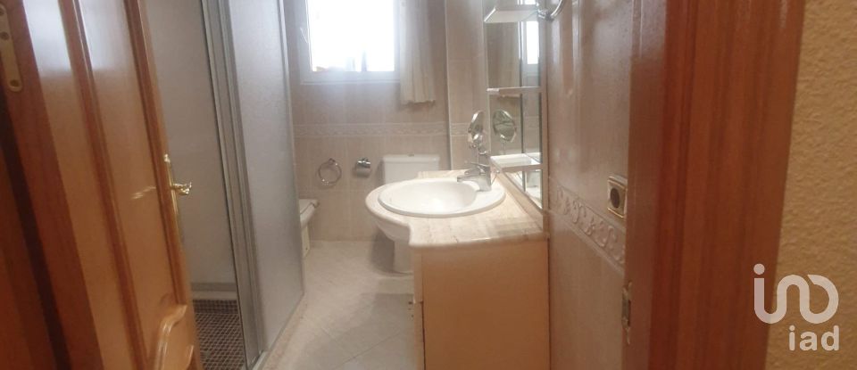 Piso 3 habitaciones de 110 m² en Torrevieja (03181)