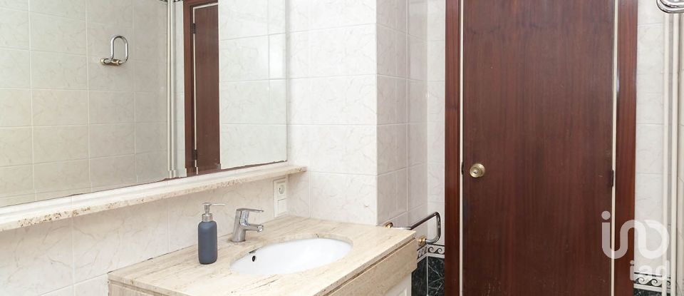 Pis 4 habitacions de 90 m² a Barcelona (08029)