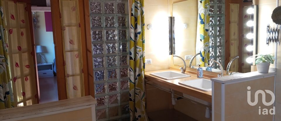 Cottage 4 bedrooms of 171 m² in Ascara (22715)