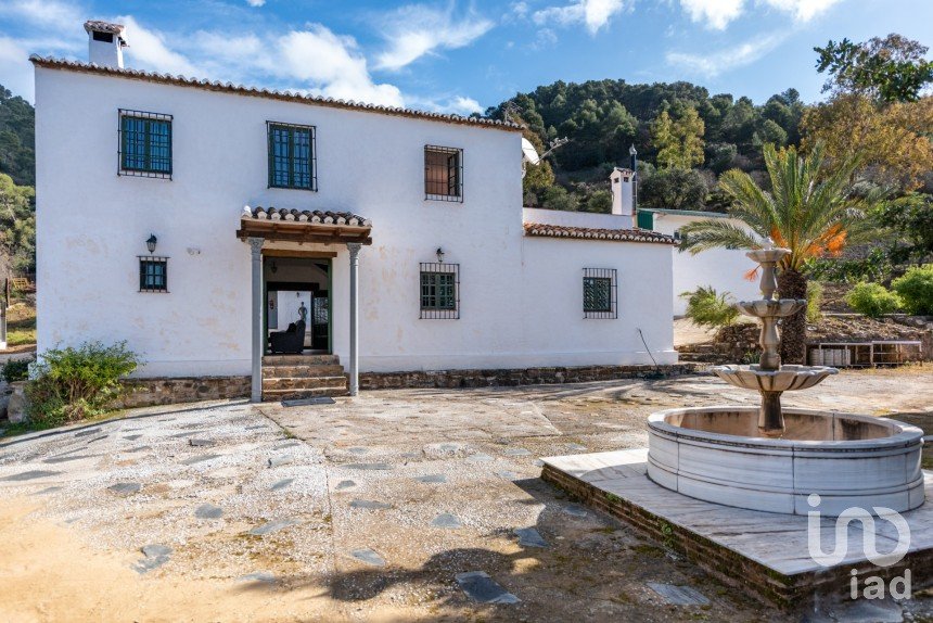 Casa rústica 9 habitaciones de 608 m² en Málaga (29018)